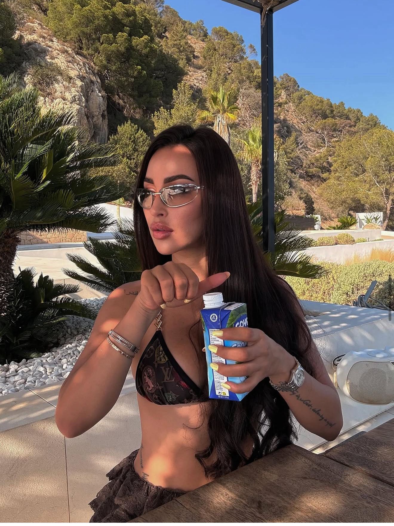 Escort - YULIETH - Ibiza Tops